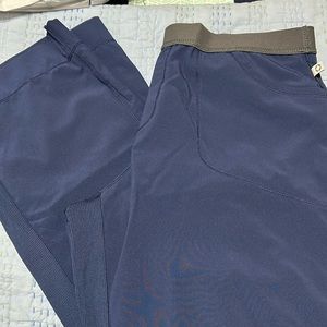 4 (four) Cherokee infinity scrubs pants. Petite large. Blue.